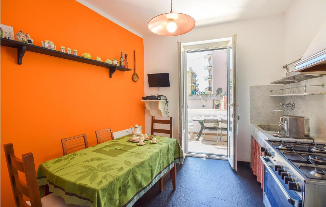 Apartamento 3 Bedroom Amazing In Génova