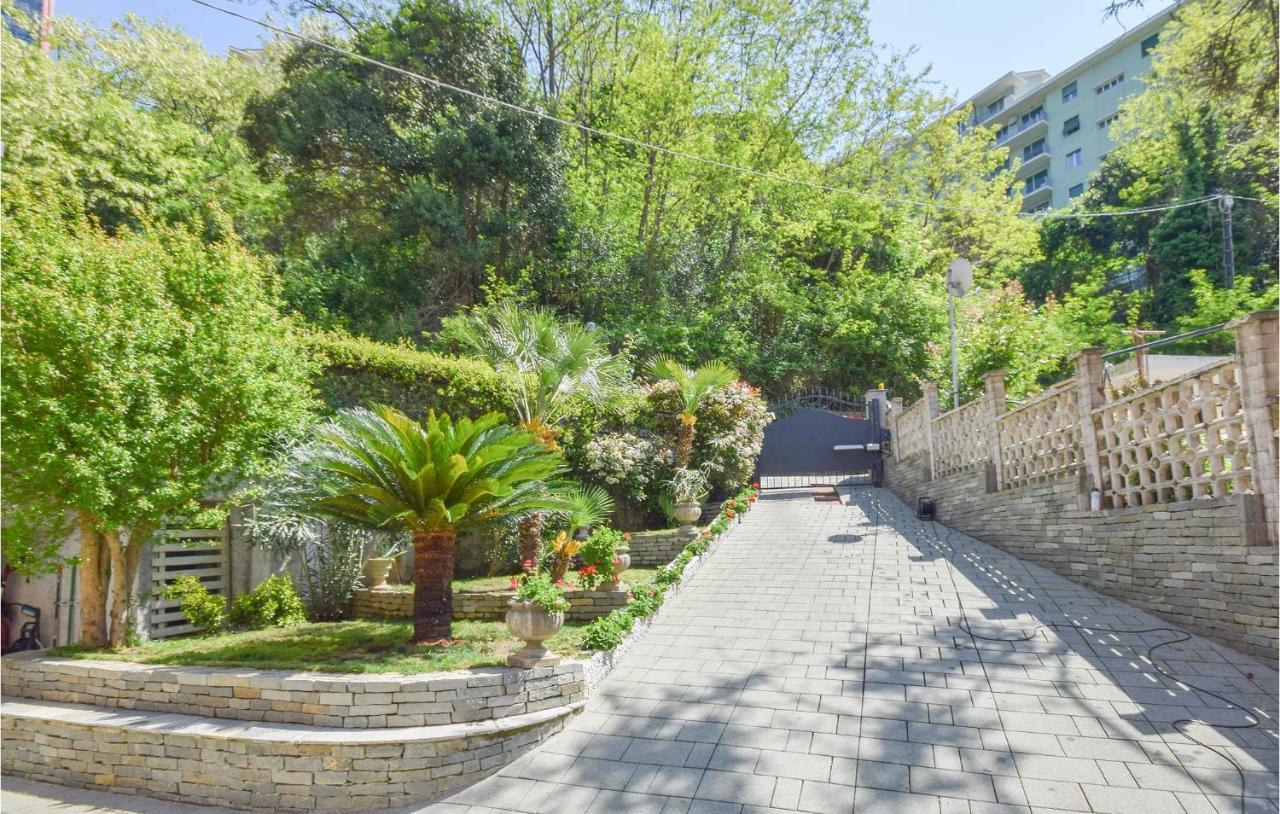 3 Bedroom Amazing In Apartamento *
